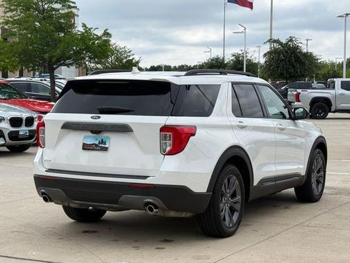 White Metallic 2023 Ford Explorer XLT