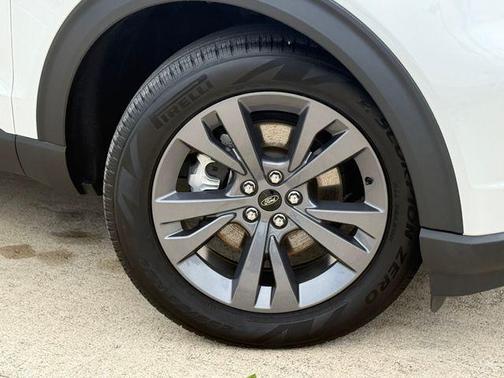 White Metallic 2023 Ford Explorer XLT