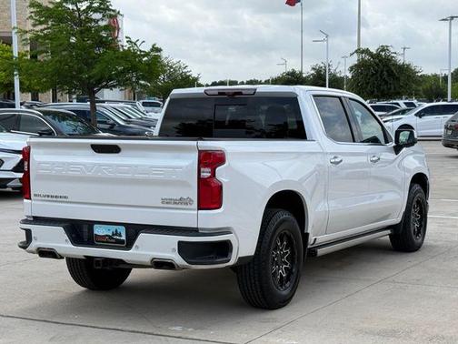 Pearl 2022 Chevrolet Silverado 1500 Limited High Country