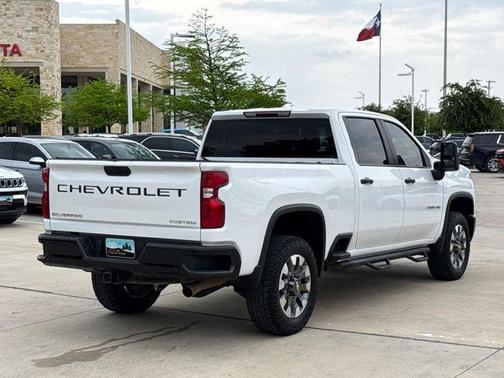 Summit White 2024 Chevrolet Silverado 2500 Custom