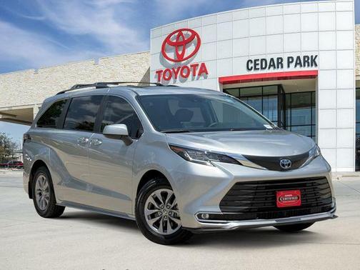 Celestial Silver Metallic 2022 Toyota Sienna XLE