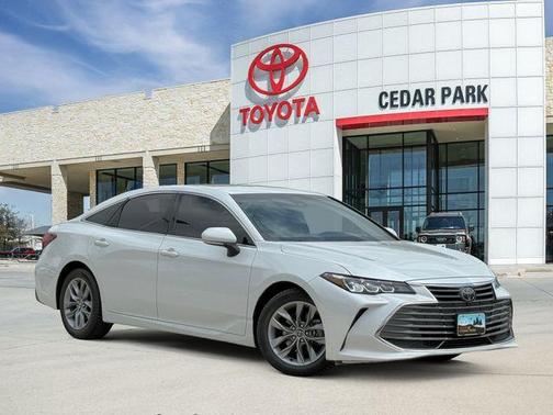 Pearl 2020 Toyota Avalon XLE