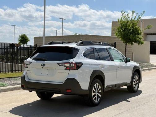Crystal White Pearl 2025 Subaru Outback Premium