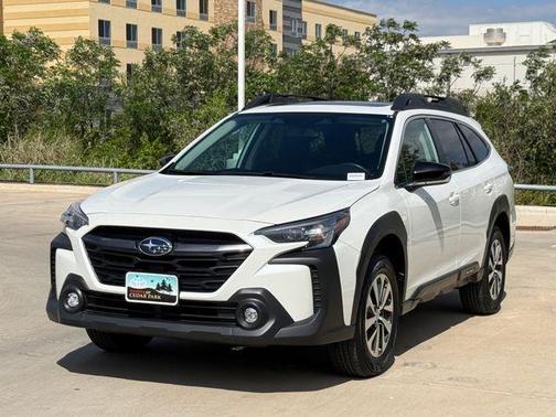 Crystal White Pearl 2025 Subaru Outback Premium