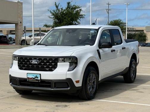 Oxford White 2025 Ford Maverick XLT