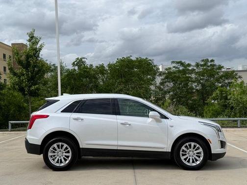 Crystal White Tri-Coat 2018 Cadillac XT5 Base