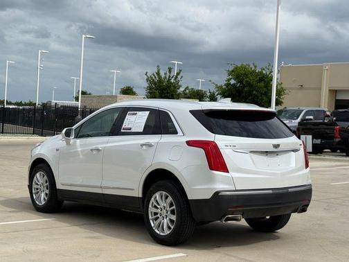 Crystal White Tri-Coat 2018 Cadillac XT5 Base