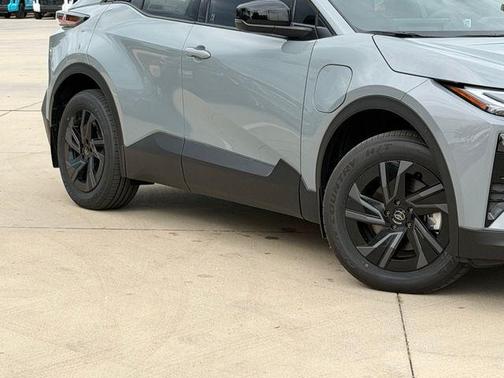 Cement 2026 Toyota C-HR SE