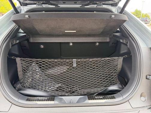 Cement 2026 Toyota C-HR SE