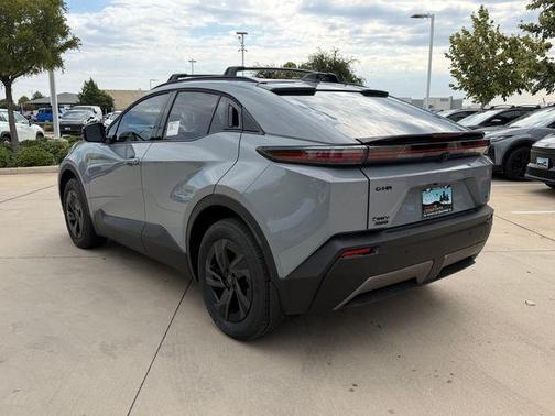Cement 2026 Toyota C-HR SE