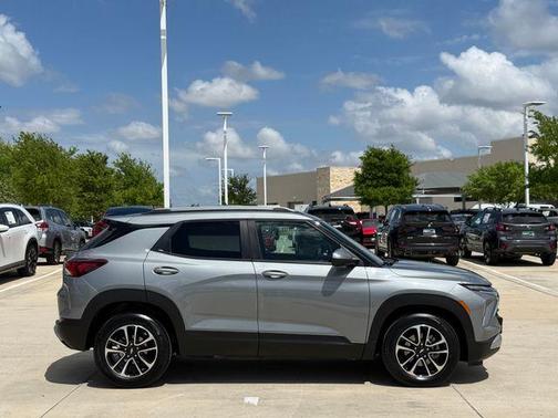 Sterling Gray Metallic 2025 Chevrolet Trailblazer LT