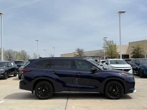 2024 Toyota Highlander XSE