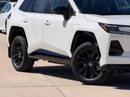 Ice 2026 Toyota RAV4 Plug-In Hybrid SE
