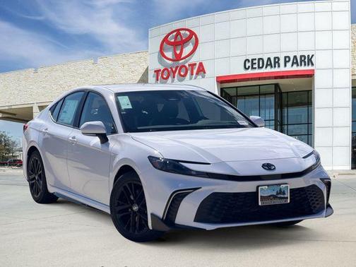 Ice 2026 Toyota Camry SE