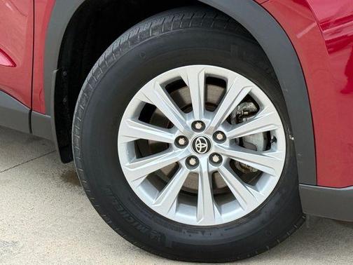 Pearl 2024 Toyota Grand Highlander XLE