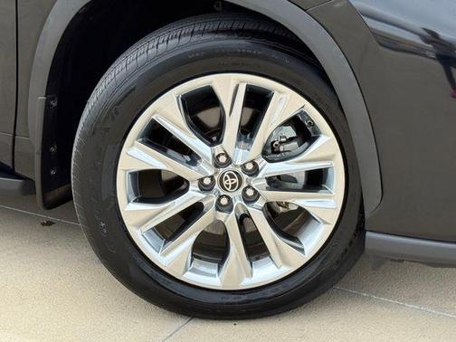 Midnight Black Metallic 2023 Toyota Highlander Limited