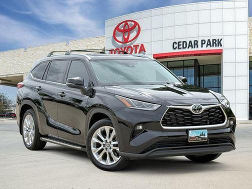 Midnight Black Metallic 2023 Toyota Highlander Limited
