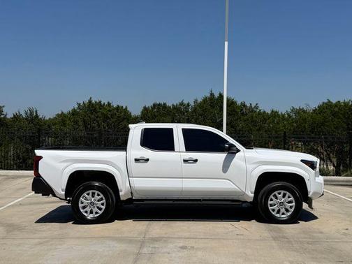 Ice 2026 Toyota Tacoma SR