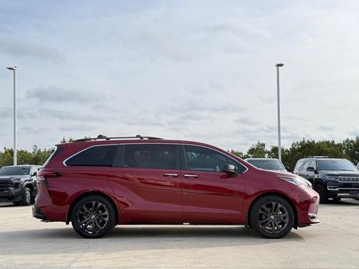 2024 Toyota Sienna XSE 7 Passenger