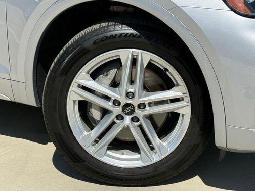 Florett Silver Metallic 2023 Audi Q5 e 55 S line quattro Premium