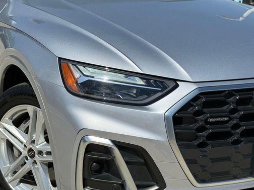 Florett Silver Metallic 2023 Audi Q5 e 55 S line quattro Premium