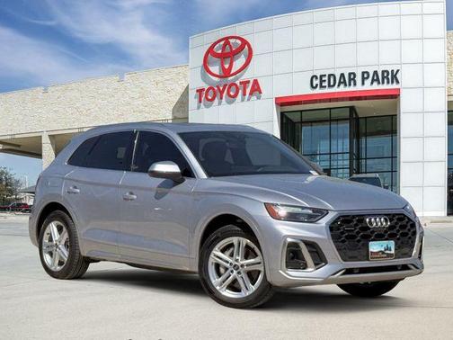 Florett Silver Metallic 2023 Audi Q5 e 55 S line quattro Premium