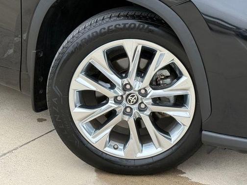 Midnight Black Metallic 2024 Toyota Highlander Limited