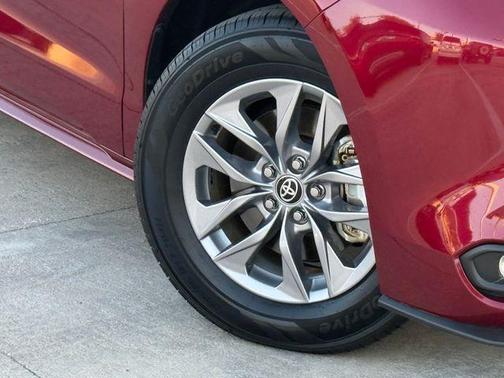 Ruby Flare Pearl 2026 Toyota Sienna XLE