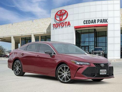 Pearl 2019 Toyota Avalon XSE