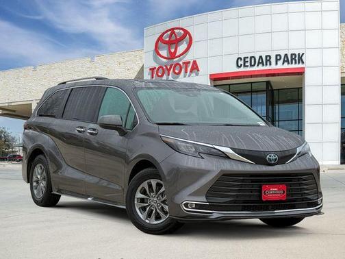 2024 Toyota Sienna XLE