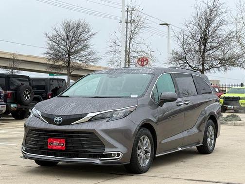 2024 Toyota Sienna XLE