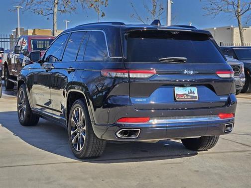 2022 Jeep Grand Cherokee 4xe Overland