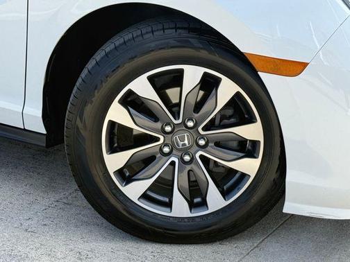 White 2022 Honda Odyssey EX-L