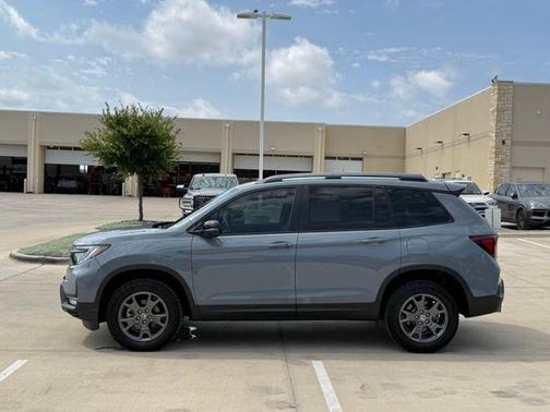 Sonic Gray Pearl 2024 Honda Passport TrailSport