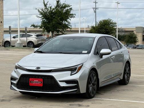 Classic Silver Metallic 2025 Toyota Corolla SE