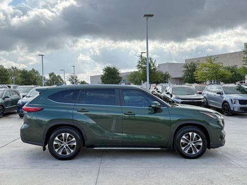 Cypress 2023 Toyota Highlander XLE
