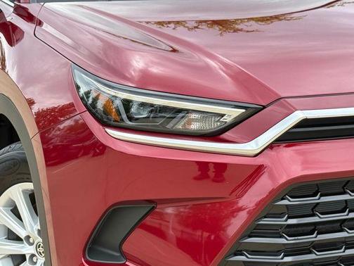 Pearl 2026 Toyota Grand Highlander XLE