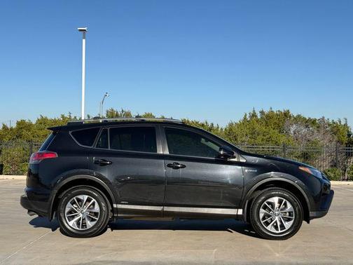 2016 Toyota RAV4 Hybrid XLE
