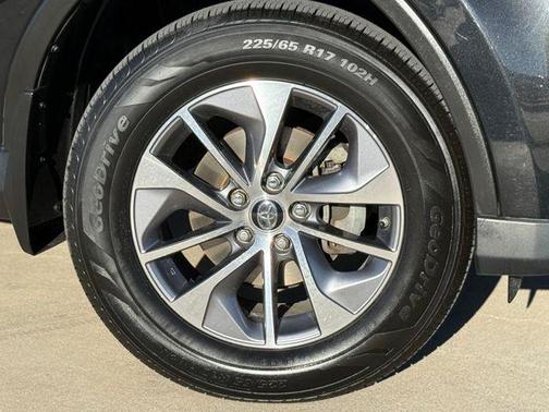 2016 Toyota RAV4 Hybrid XLE