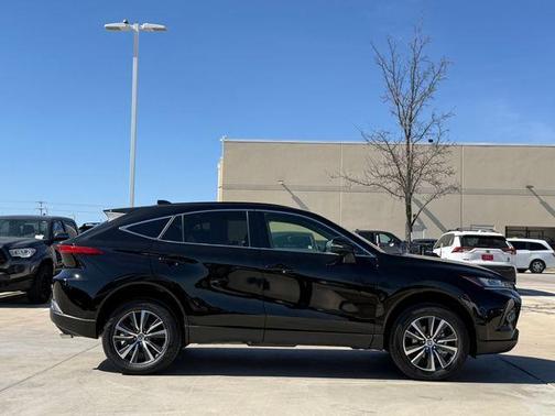 2022 Toyota Venza LE