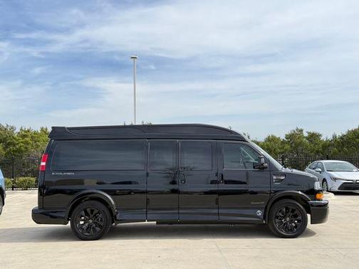 2025 GMC Savana 2500 Work Van