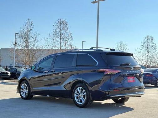 2022 Toyota Sienna Limited