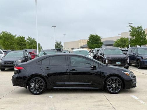 Midnight Black Metallic 2024 Toyota Corolla SE