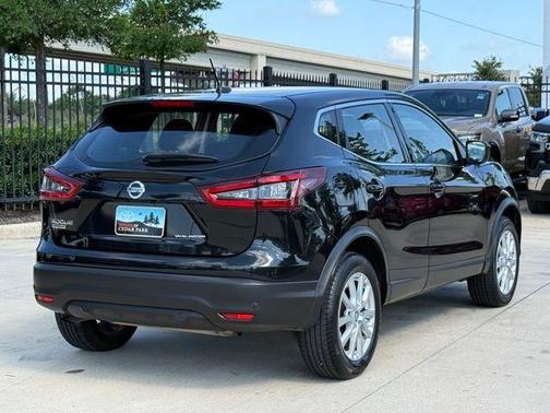 Magnetic Black Pearl 2022 Nissan Rogue Sport S