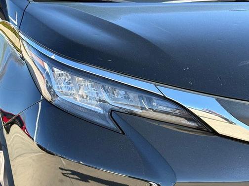 2022 Toyota Sienna LE