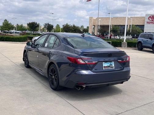 Cosmos 2026 Toyota Camry SE