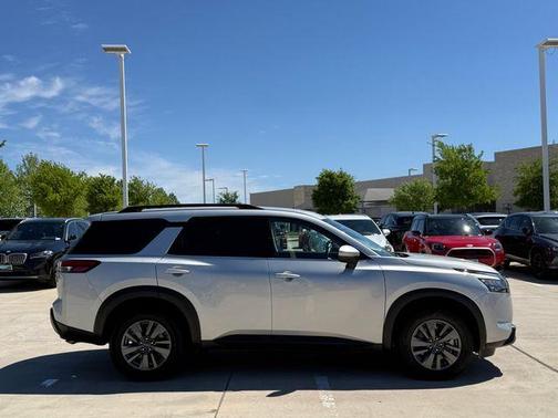 Brilliant Silver Metallic 2025 Nissan Pathfinder SV