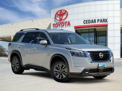 Brilliant Silver Metallic 2025 Nissan Pathfinder SV