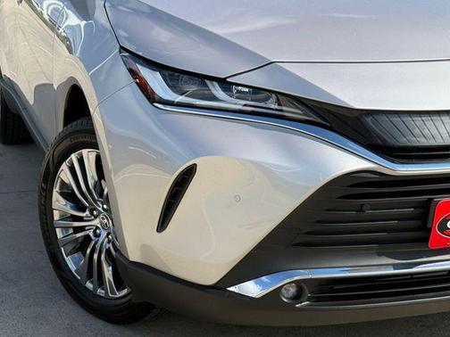 Titanium 2024 Toyota Venza Limited