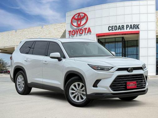 Pearl 2026 Toyota Grand Highlander XLE